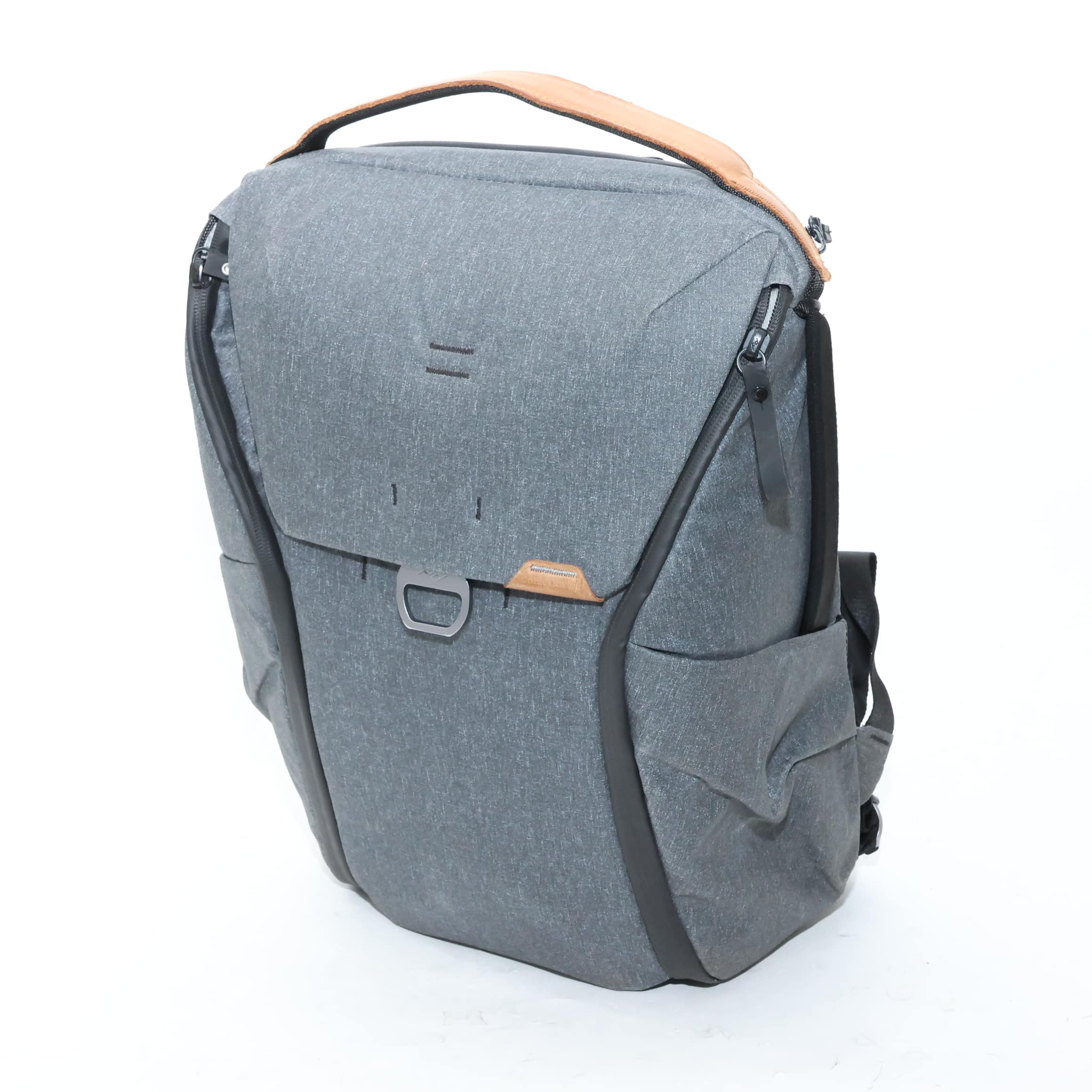 美品◎Peak Design ピークデザイン ショルダーバック グレー 灰色 中古)peak design (ピークデザイン) エブリデイバックパック 20L V2