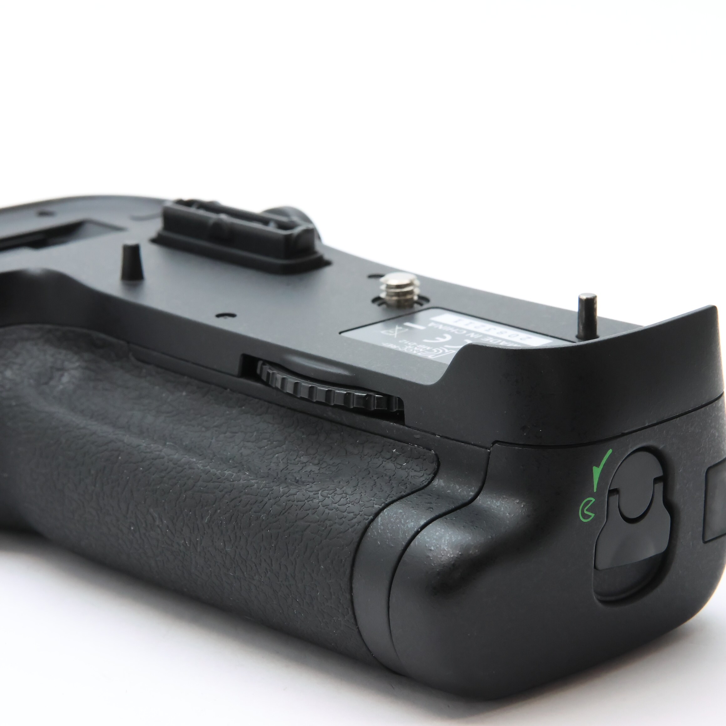 中古)Nikon (ニコン) マルチパワーバッテリーパック MB-D12（商品ID 