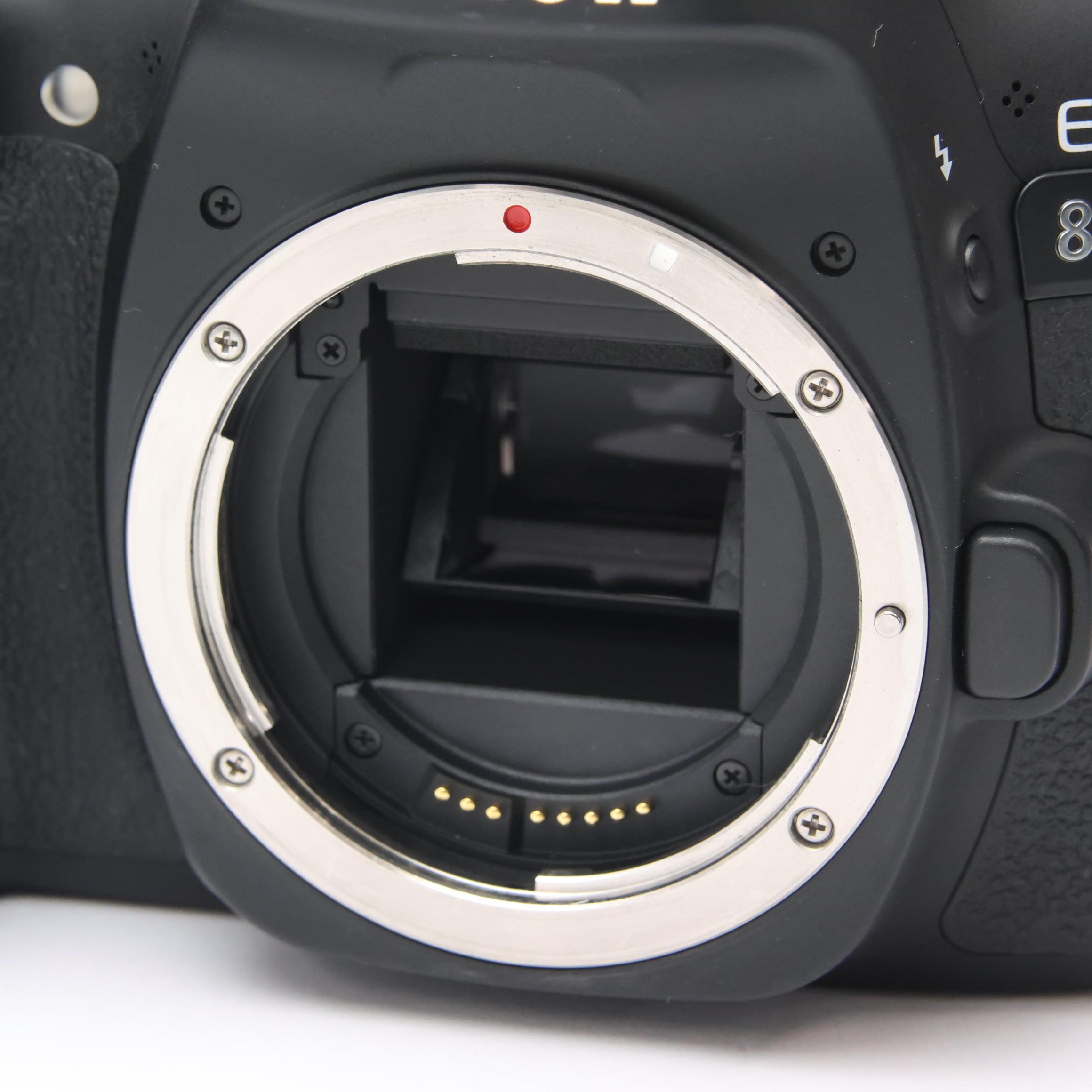 中古)Canon (キヤノン) EOS 80D EF-S18-135 IS USM レンズキット（商品
