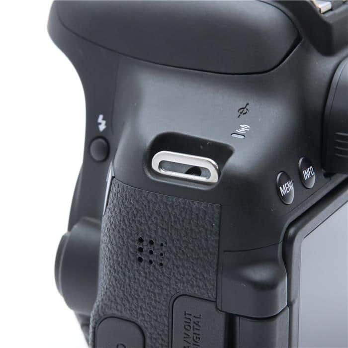 中古)Canon (キヤノン) EOS Kiss X8i ダブルズームキット（商品ID