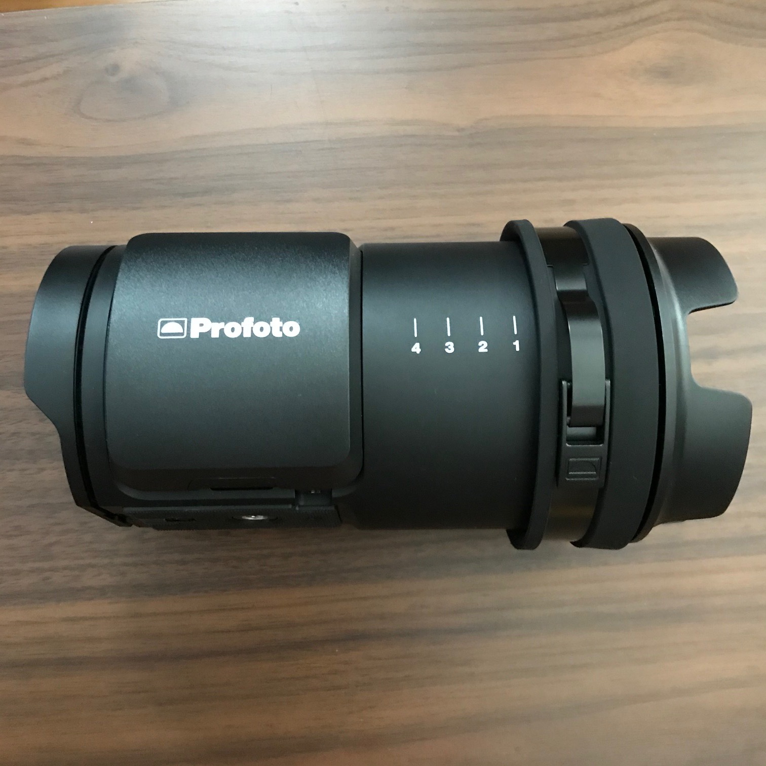 Profoto(プロフォト) B10　オフカメラフラッシュ Profoto】オフカメラフラッシュB10 Tutorial | THE MAP TIMES