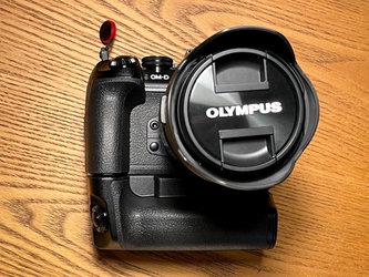 新品)OLYMPUS (オリンパス) パワーバッテリーホルダー HLD-9