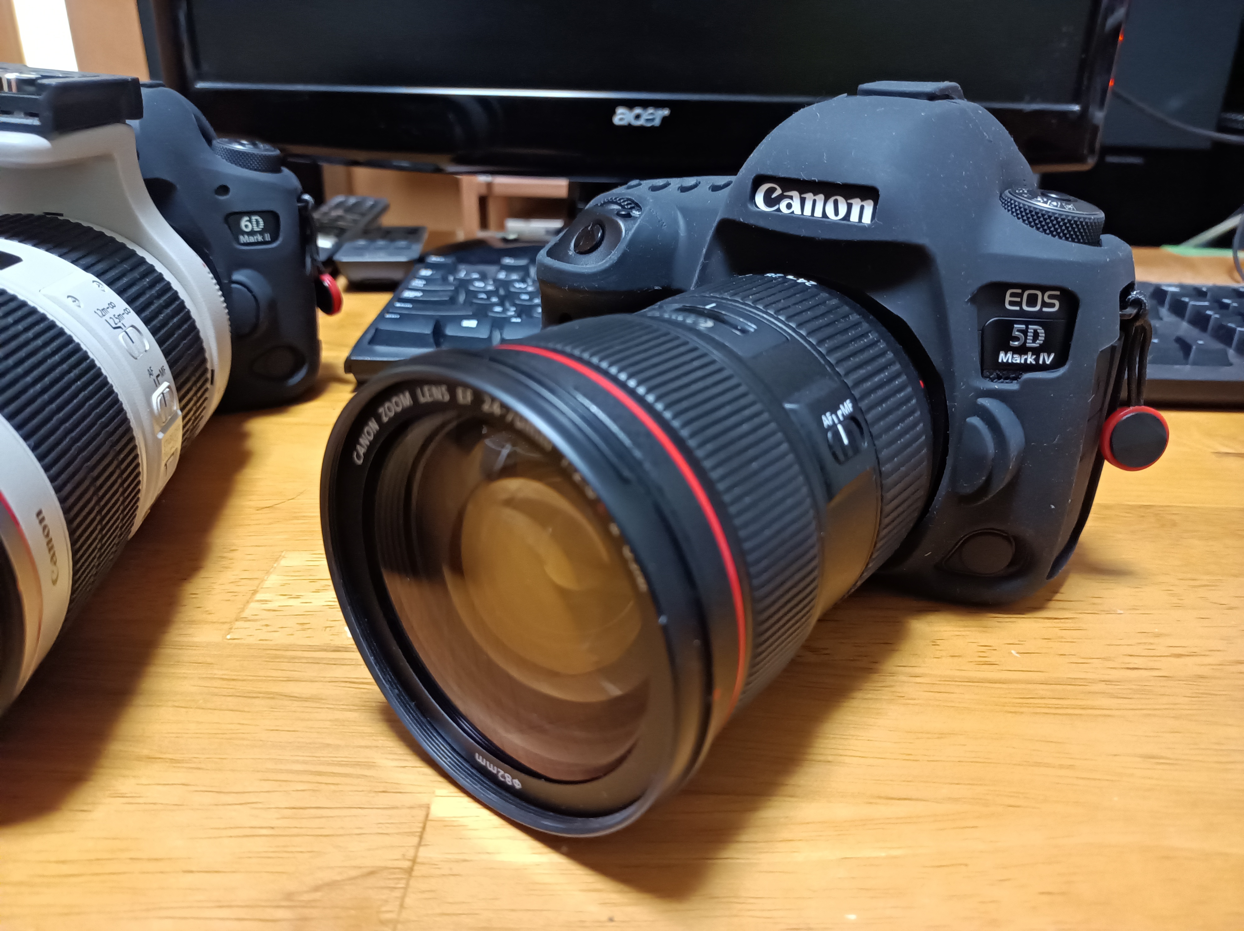 【ほぼ新品】SIGMA　シグマ 16-300mm F3.5-6.7 DC OS シグマ(SIGMA) LH782-02 ブラック SIGMA ロック付花形フード : EC