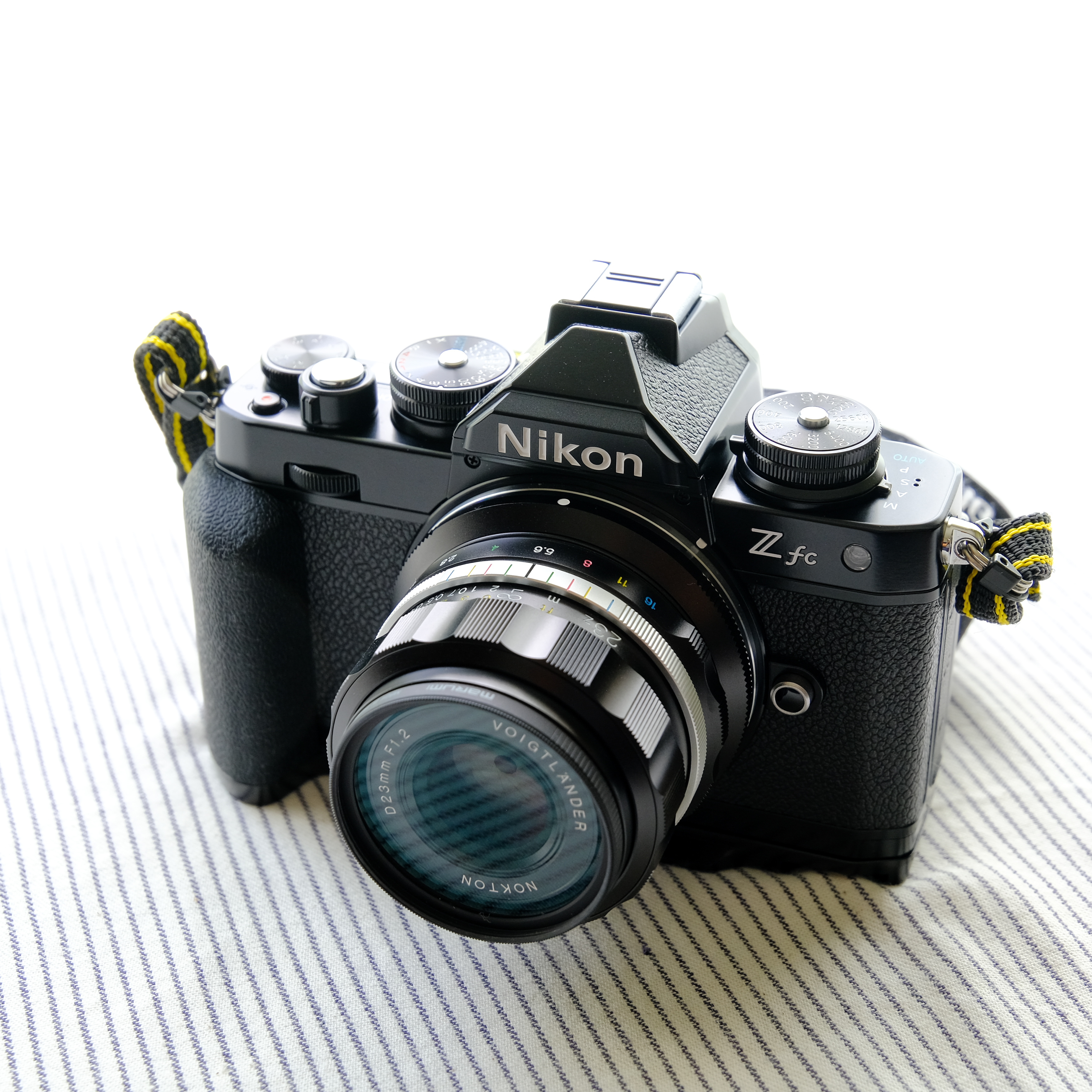 新品)Voigtlander (フォクトレンダー) NOKTON D23mm F1.2