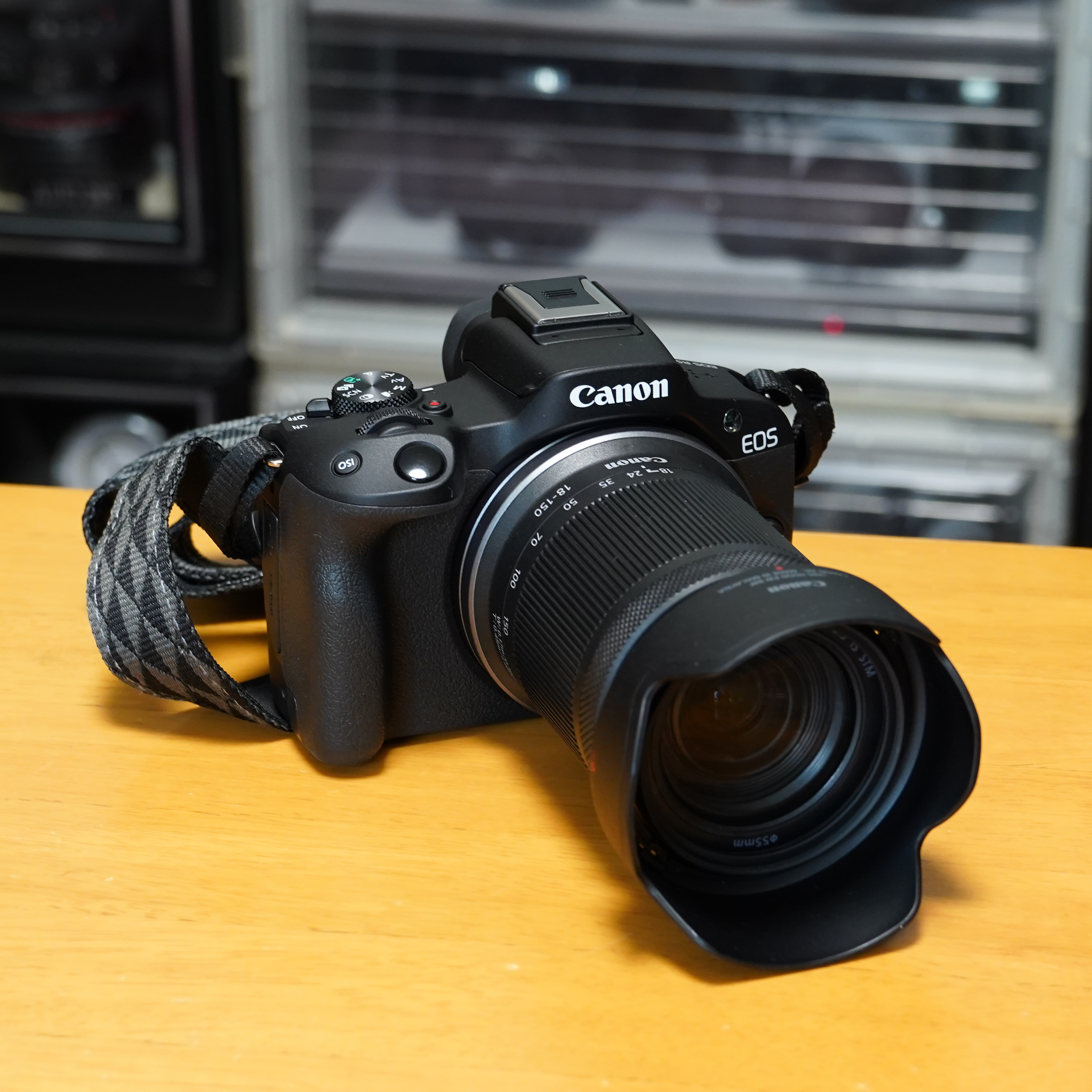 富士フイルム　XF18-135 F3.5-5.6 R OIS WR コミュレビ」「エブリバディ・コンシェルジュ」｜マップカメラ