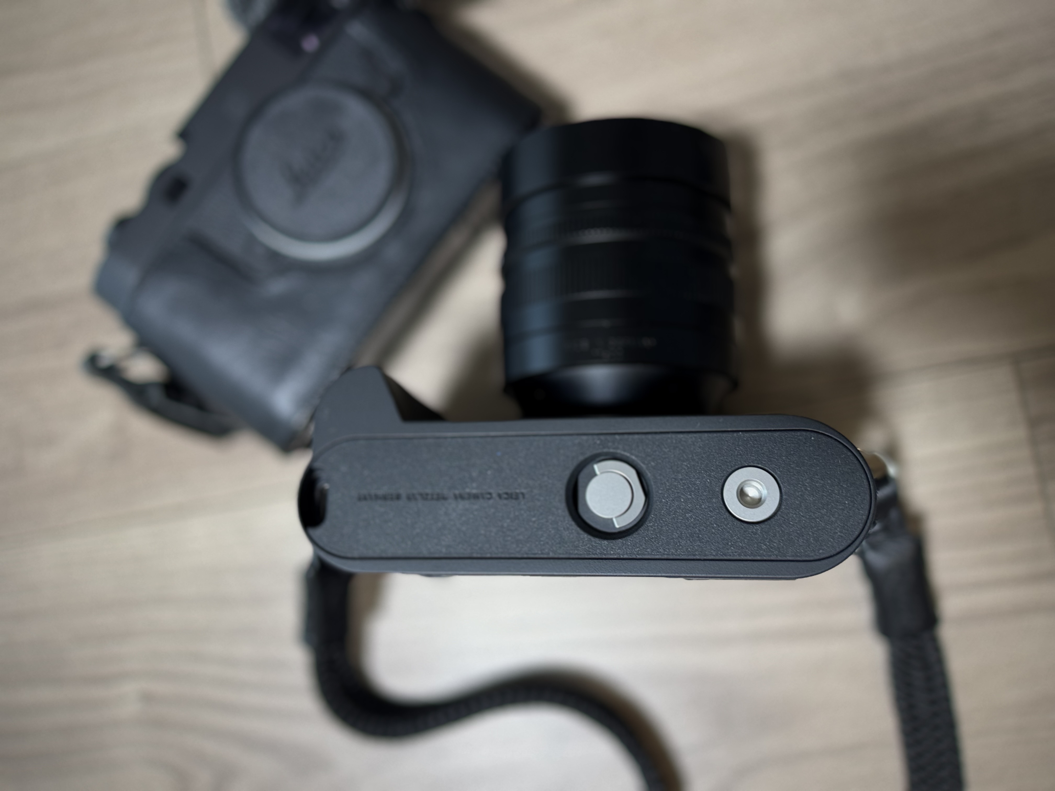 新品)Leica (ライカ) M11用ハンドグリップ ダイヤモンドパターン（商品