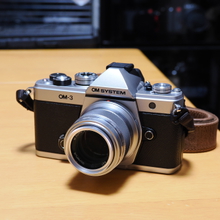 新品)OLYMPUS (オリンパス) M.ZUIKO DIGITAL 45mm F1.8 シルバー（商品